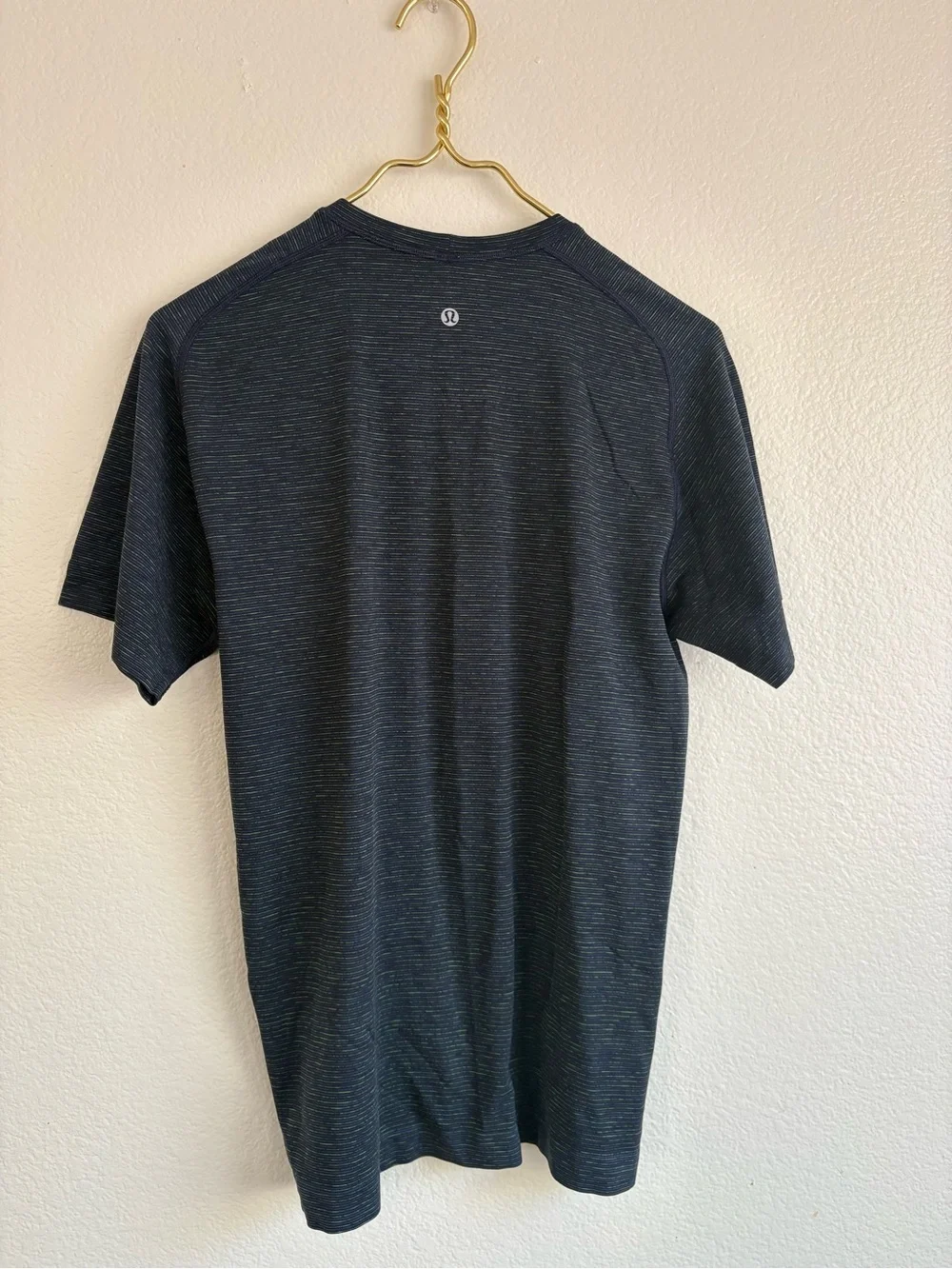 lululemon athletica Men's Short Sleeve Heathered Navy T-Shirt